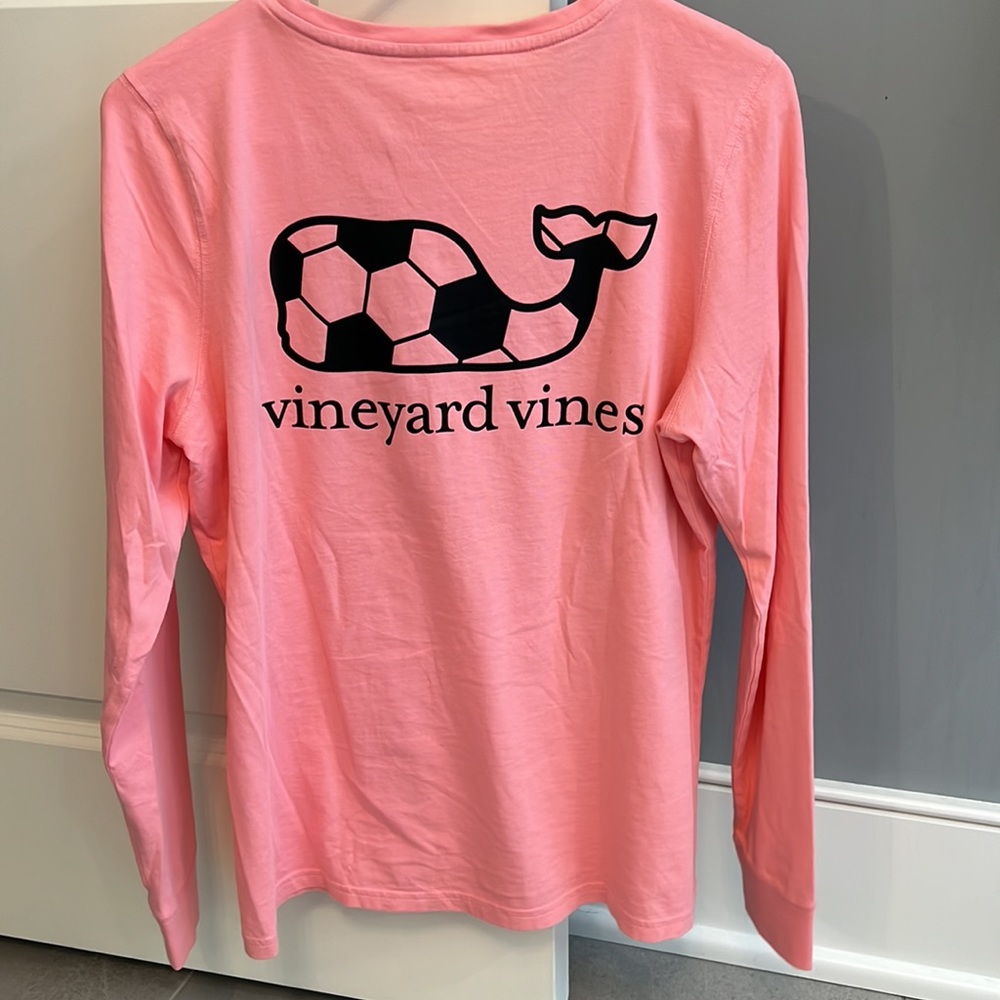 Vineyard Vines soccer tshirt long sleeve small orangey pink with black lettering